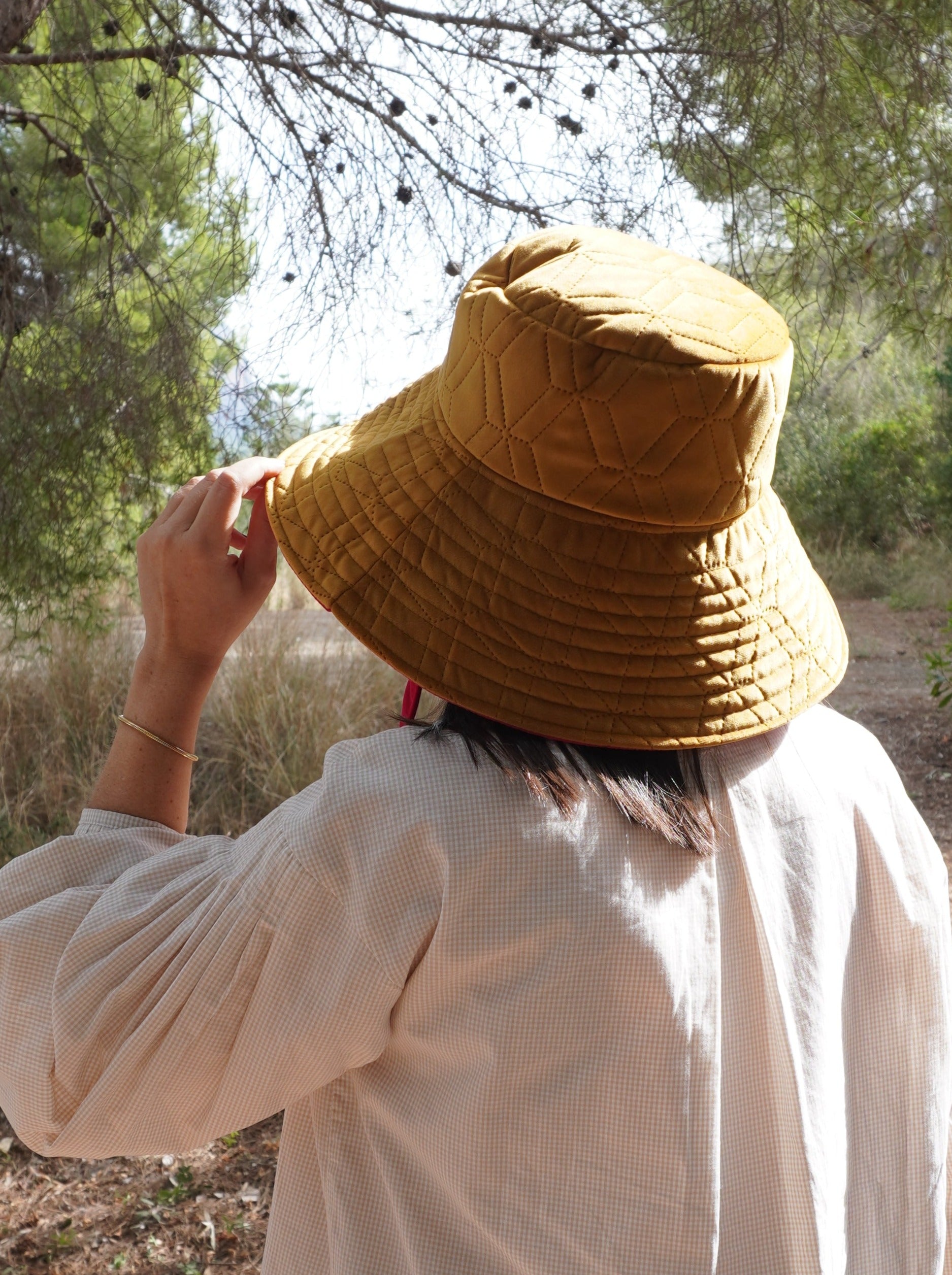 Sombrero Bucket M Terciopelo magenta-mostaza